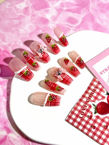 Strawberry Delight - Eclaire Studio